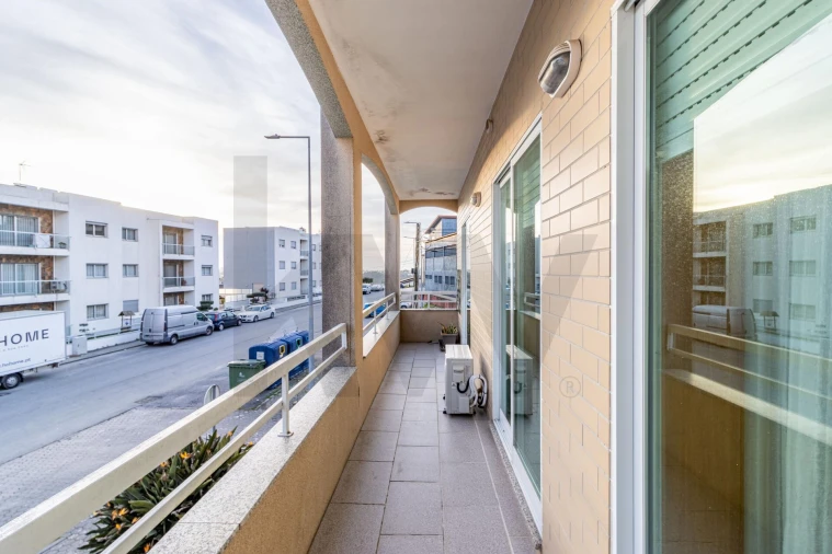 Apartamento T4 para Venda em Nogueira do Cravo e Pindelo Foto 1