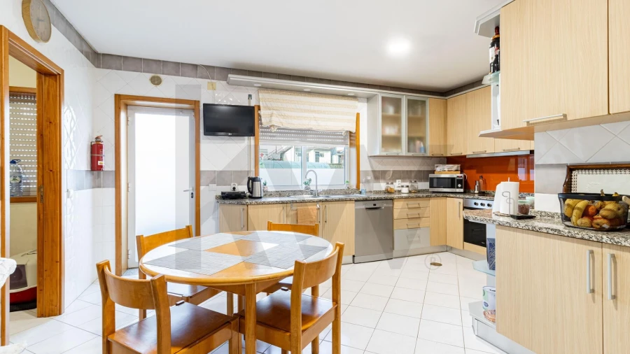 Apartamento T4 para Venda em Nogueira do Cravo e Pindelo