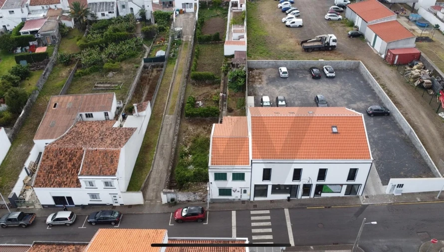 Moradia T4 para Venda em Vila do Porto Foto 8