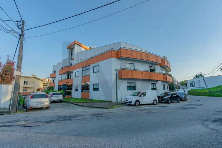 Apartamento T3 para Venda em Fiães Foto 1