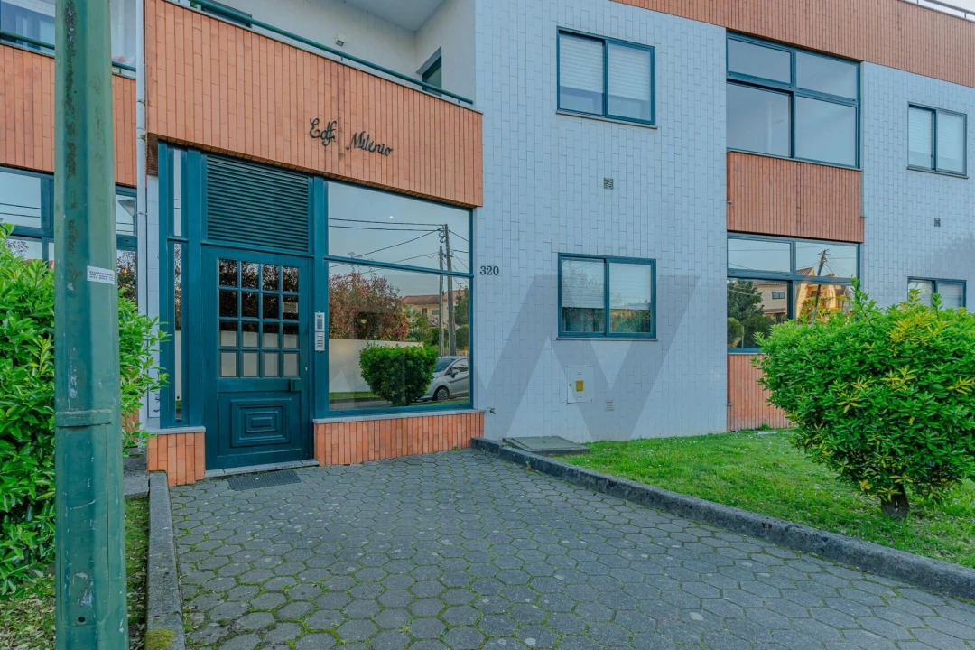 Apartamento T3 para Venda em Fiães Foto 2