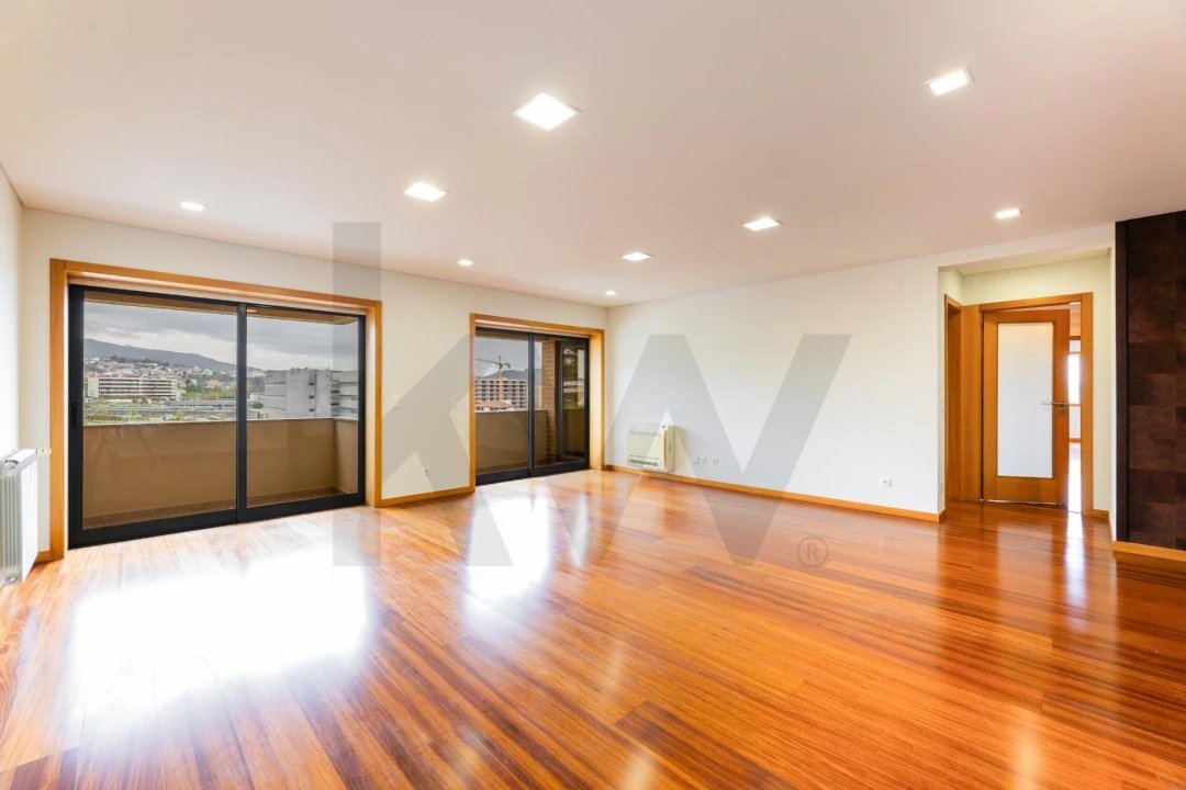 Apartamento T3 para Arrendamento em Nogueiró e Tenões Foto 8