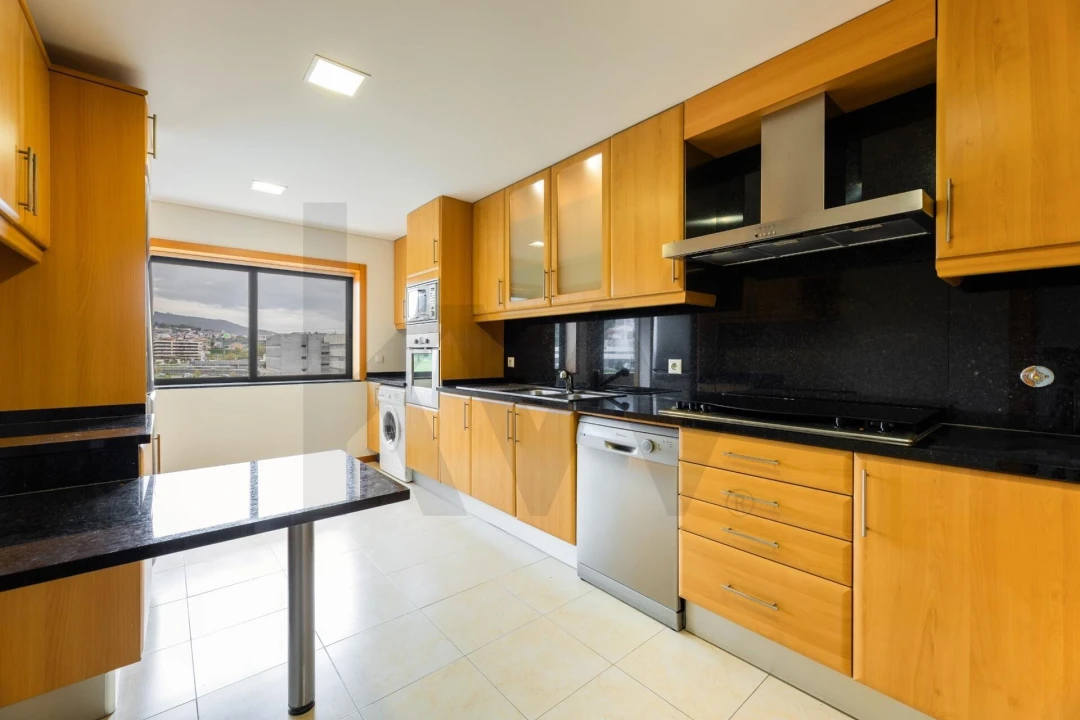 Apartamento T3 para Arrendamento em Nogueiró e Tenões Foto 9