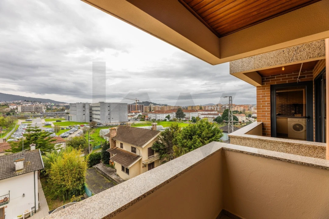 Apartamento T3 para Arrendamento em Nogueiró e Tenões Foto 7