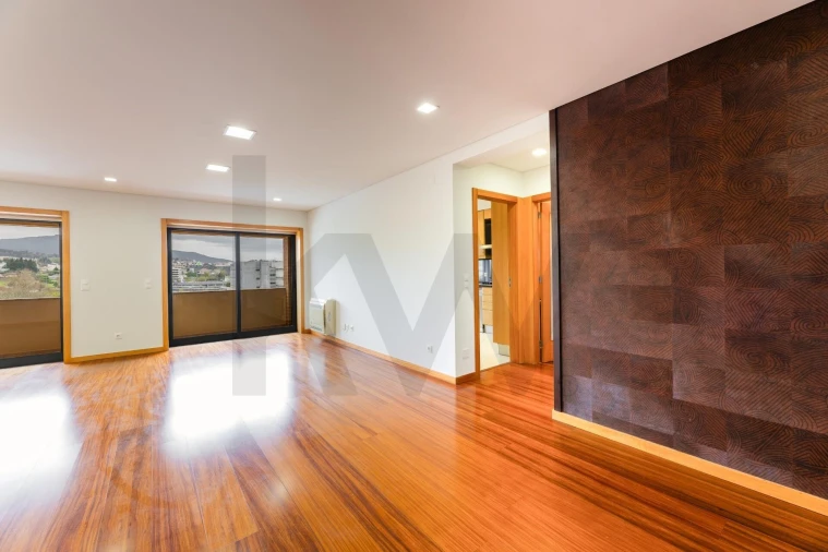 Apartamento T3 para Arrendamento em Nogueiró e Tenões Foto 3