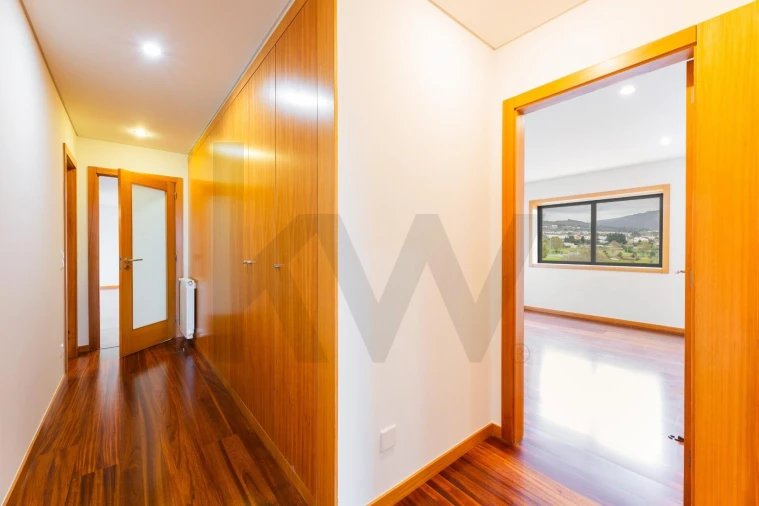 Apartamento T3 para Arrendamento em Nogueiró e Tenões Foto 16