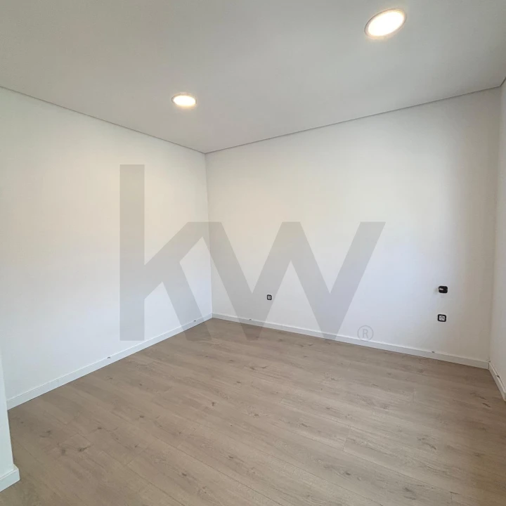 Apartamento T1 para Arrendamento em Almada, Cova da Piedade, Pragal e Cacilhas Foto 16