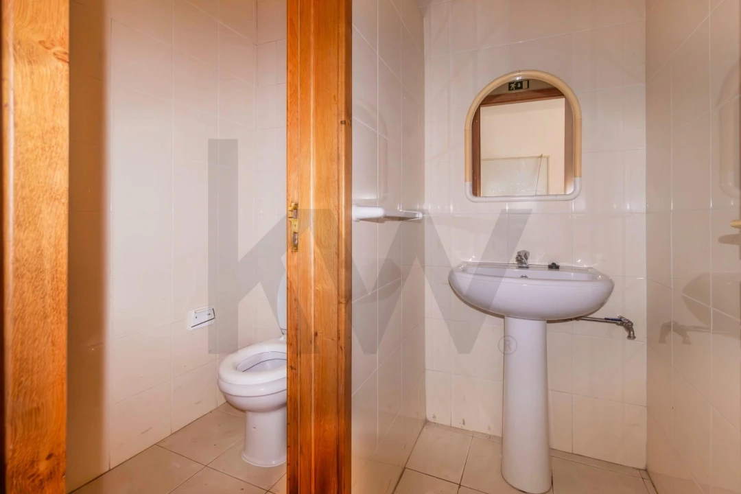 Loja para Arrendamento em Canedo, Vale e Vila Maior Foto 6