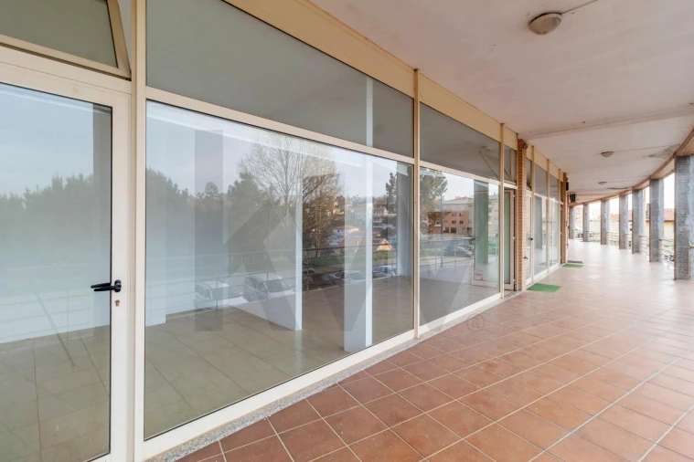 Loja para Arrendamento em Canedo, Vale e Vila Maior Foto 17