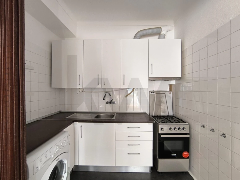 Apartamento T1 para Arrendamento em Misericórdia Foto 10