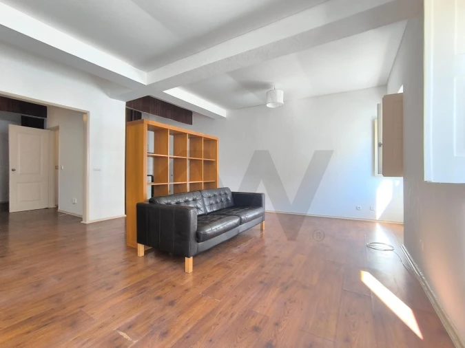 Apartamento T1 para Arrendamento em Misericórdia Foto 1