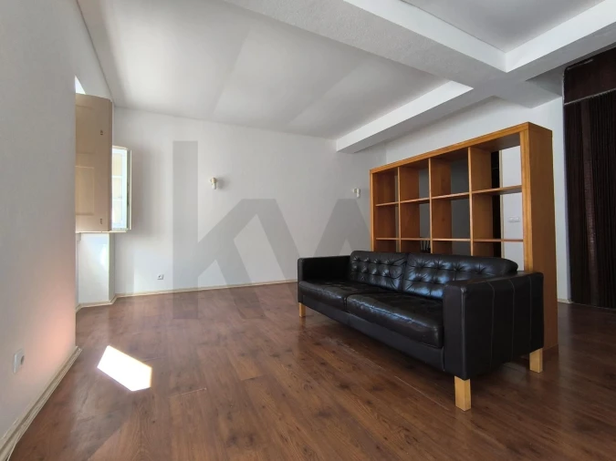 Apartamento T1 para Arrendamento em Misericórdia Foto 15