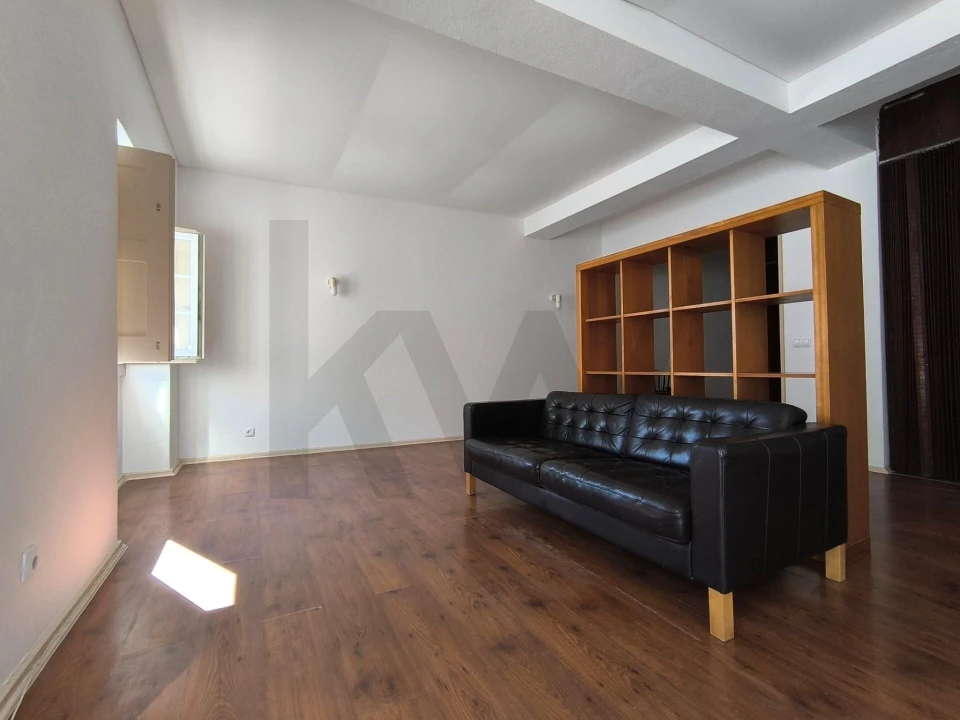 Apartamento T1 para Arrendamento em Misericórdia Foto 15