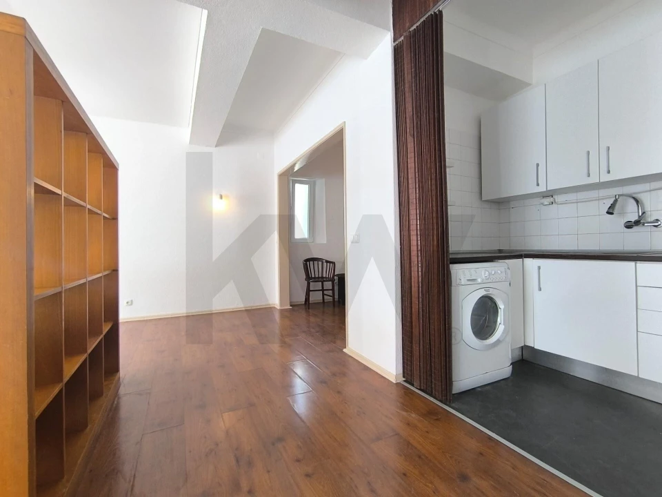 Apartamento T1 para Arrendamento em Misericórdia Foto 11