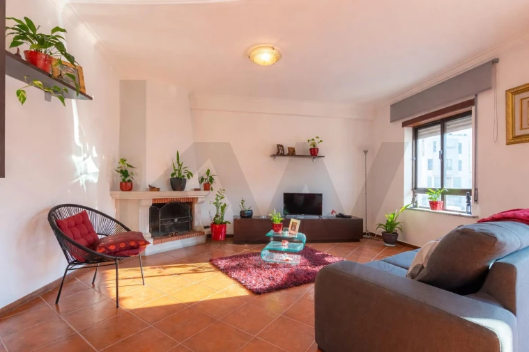 Apartamento T3 para Venda em Sé Nova, Santa Cruz, Almedina e São Bartolomeu Foto 2