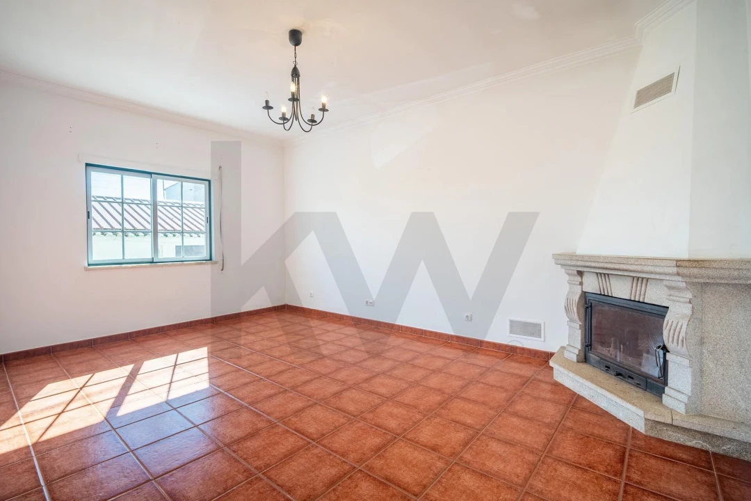 Moradia T4 para Venda em Manique do Intendente, Vila Nova de São Pedro e Maçussa Foto 2