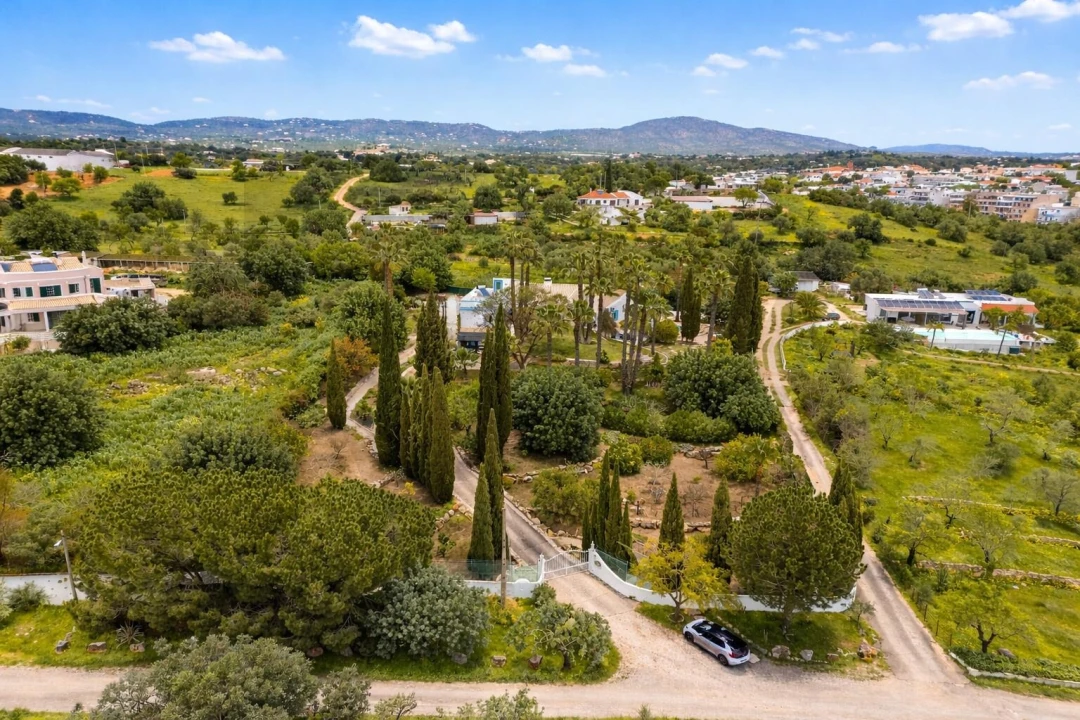 Moradia T4 para Venda em Pechão Foto 1