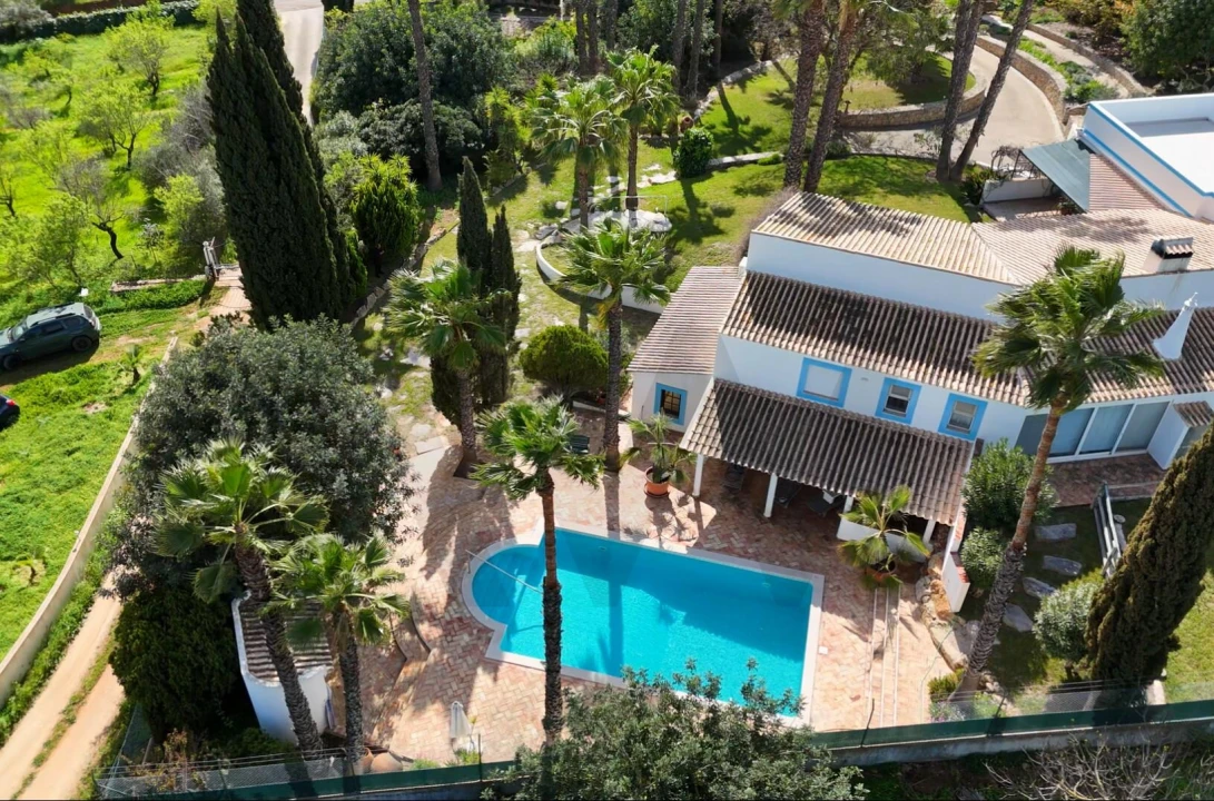 Moradia T4 para Venda em Pechão Foto 2