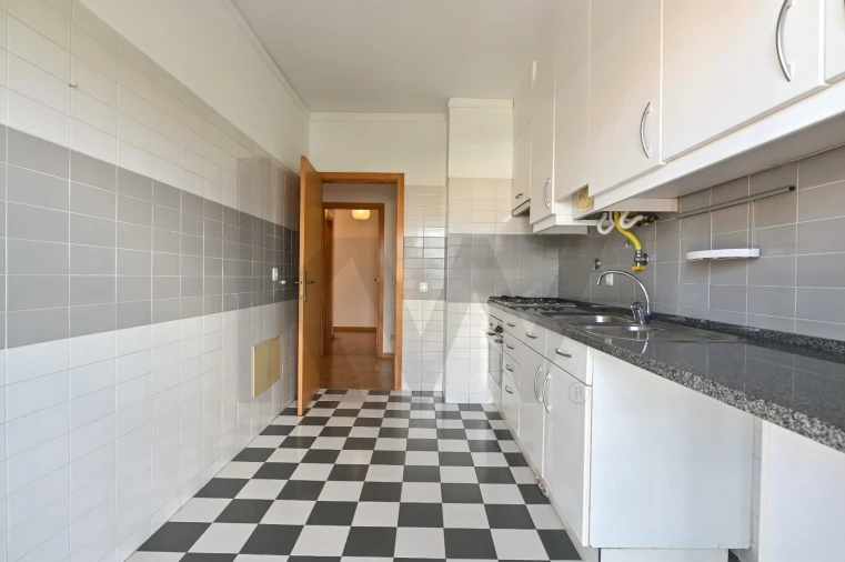 Apartamento T3 para Venda em São Domingos de Benfica Foto 7