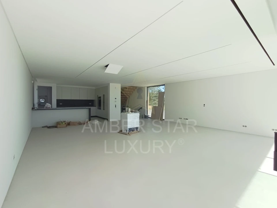 Moradia T4 para Venda em Quarteira Foto 6