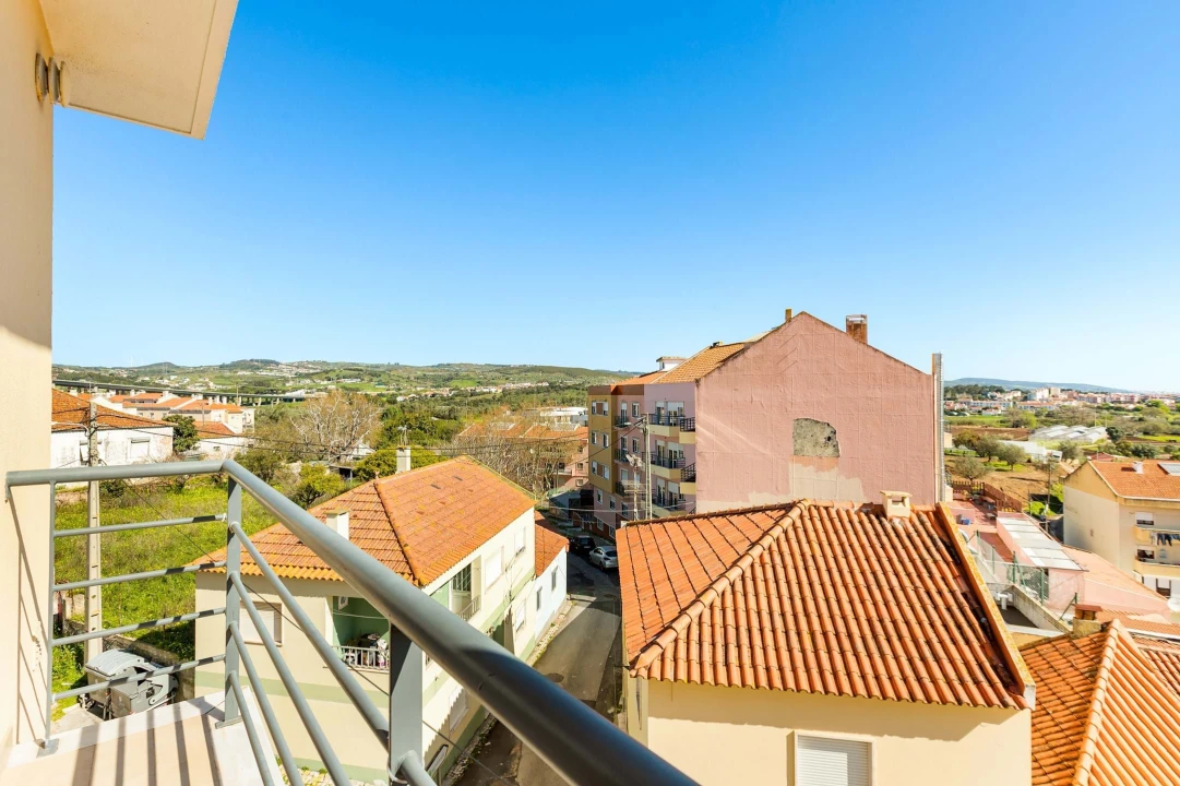 Apartamento T1 para Venda em Loures Foto 6