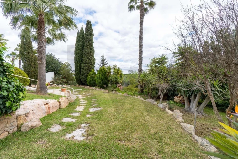 Moradia T4 para Venda em Pechão Foto 48