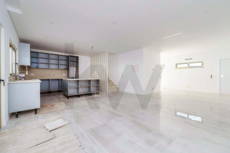 Moradia T3 para Venda em Olhão Foto 2