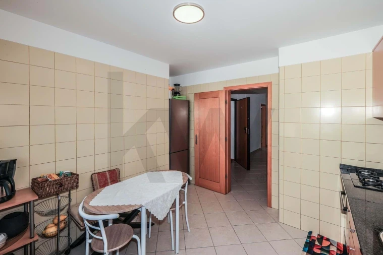 Apartamento T3 para Venda em Portimão Foto 11