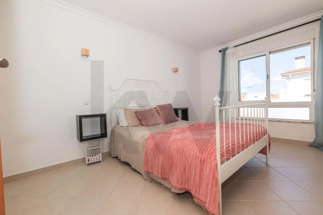 Apartamento T3 para Venda em Portimão Foto 3