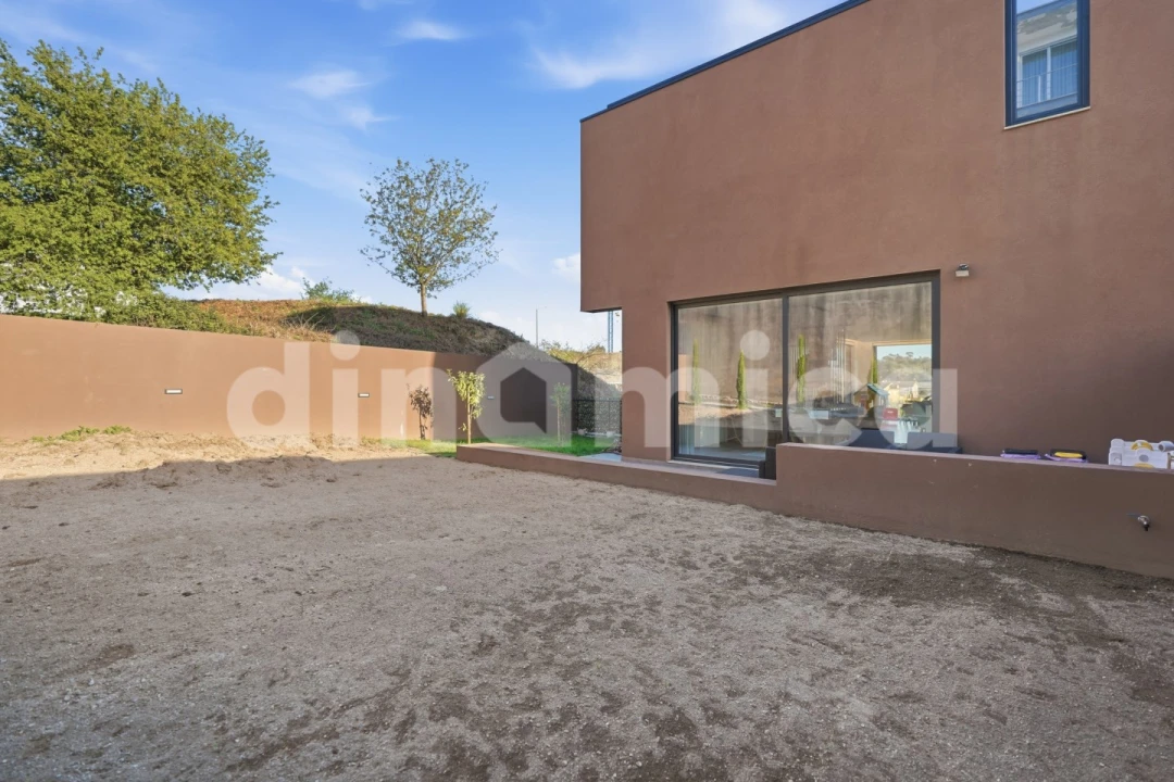 Moradia T3 para Venda em Esmeriz e Cabeçudos Foto 33