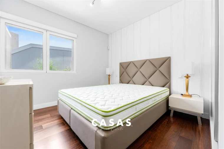 Apartamento T2 para Arrendamento em Funchal (Se) Foto 18