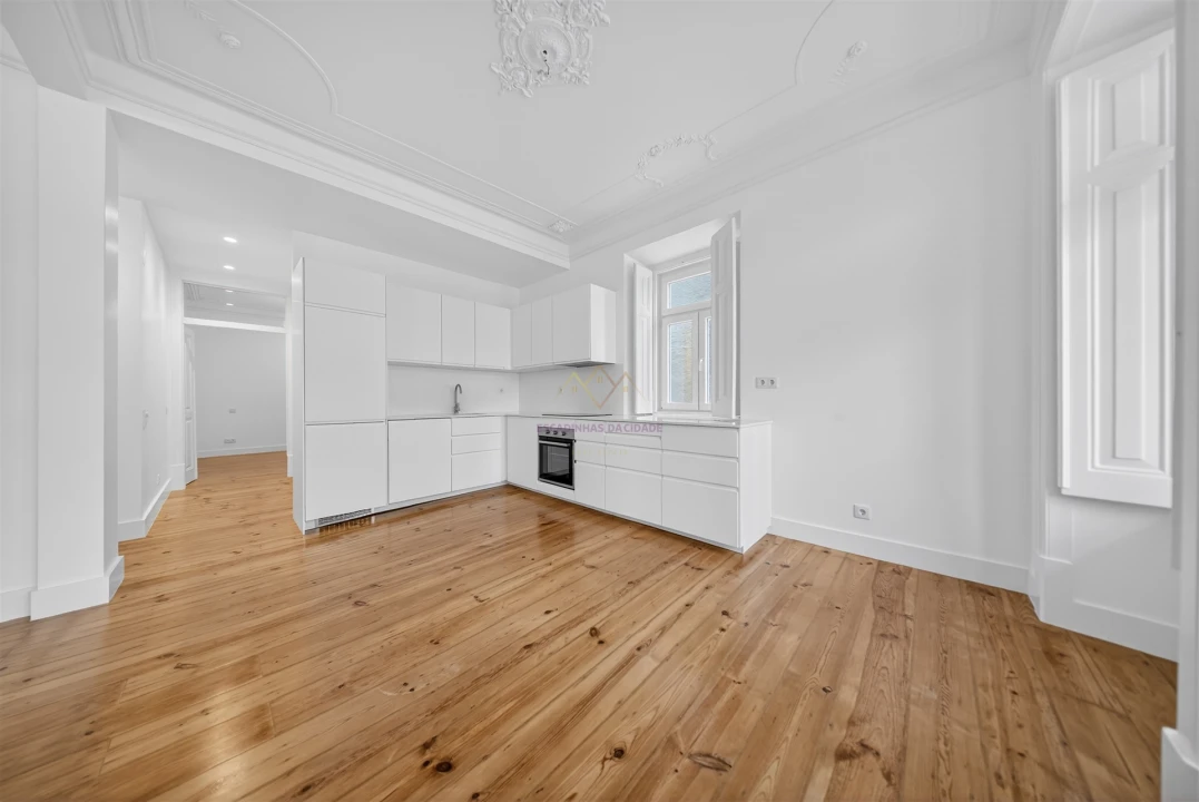 Apartamento T2 para Arrendamento em Santo António Foto 5