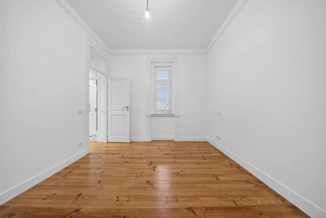 Apartamento T2 para Arrendamento em Santo António Foto 14