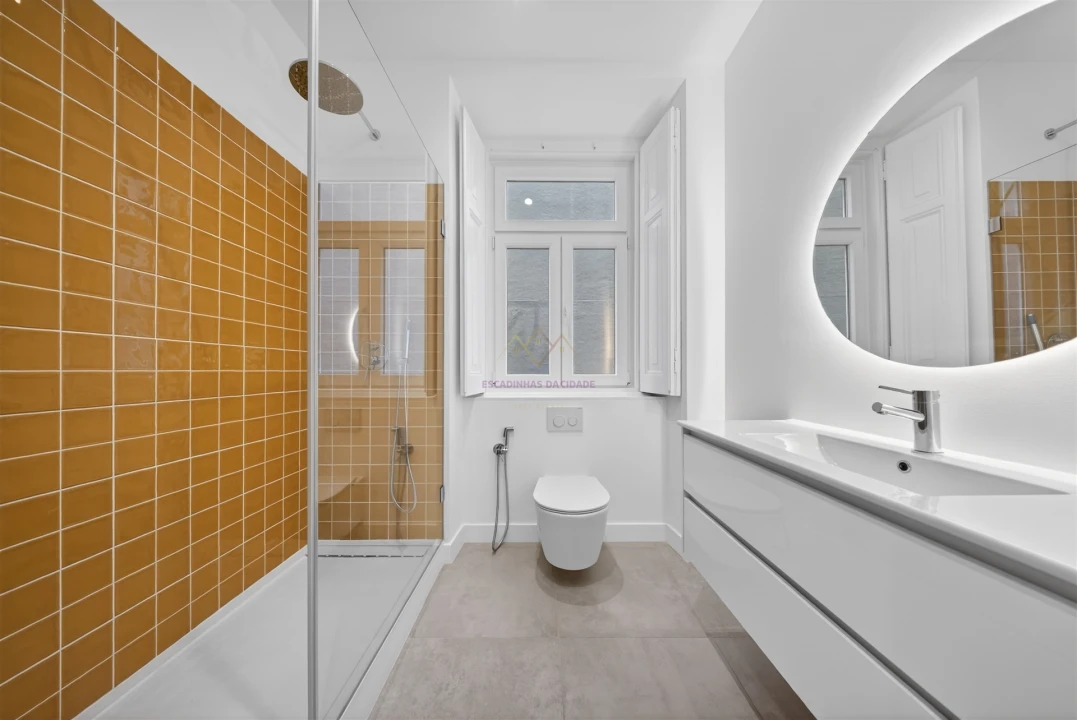 Apartamento T2 para Arrendamento em Santo António Foto 9