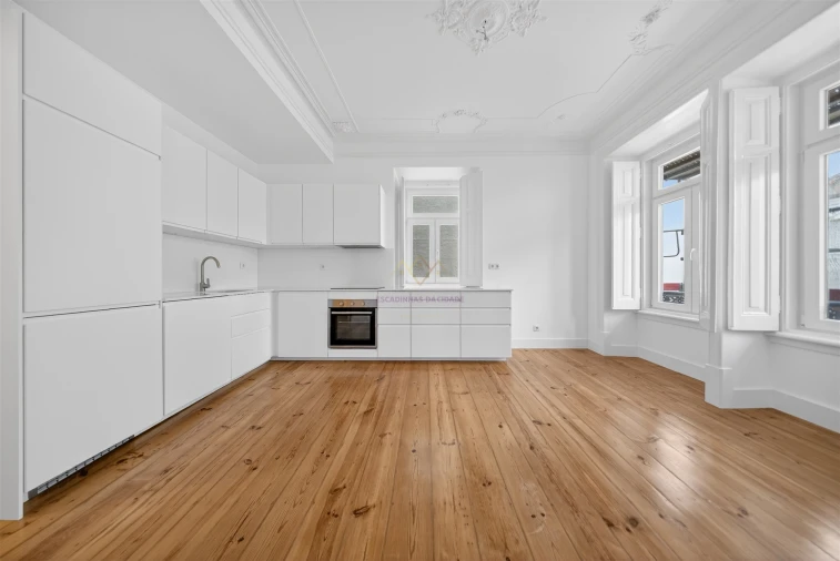 Apartamento T2 para Arrendamento em Santo António Foto 4