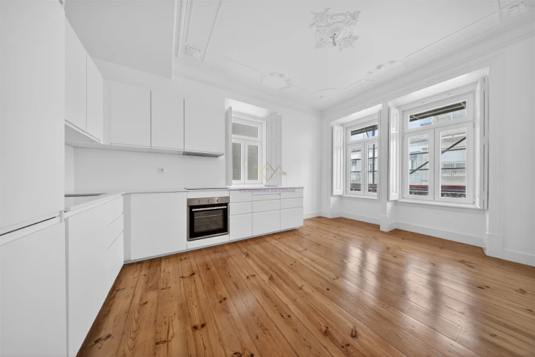 Apartamento T2 para Arrendamento em Santo António Foto 1