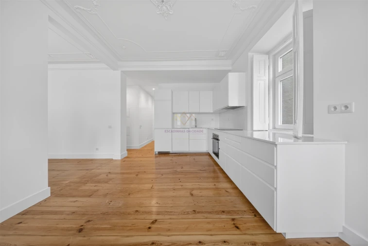 Apartamento T2 para Arrendamento em Santo António Foto 8