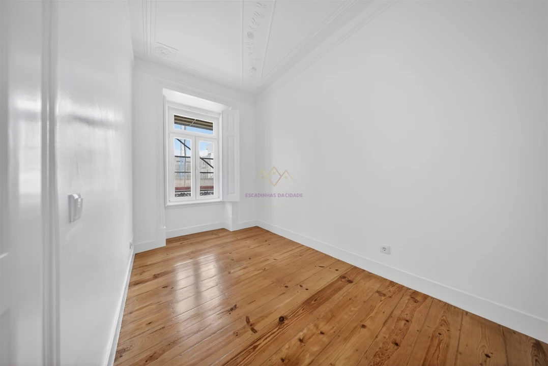 Apartamento T2 para Arrendamento em Santo António Foto 12