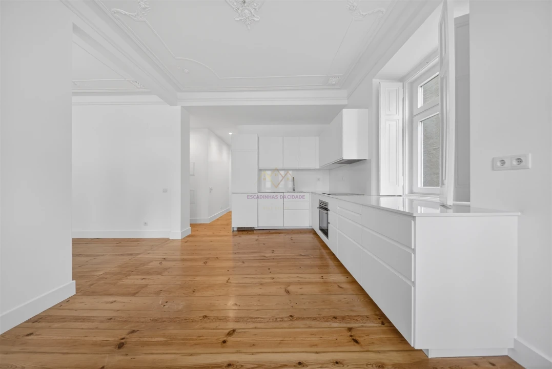 Apartamento T2 para Arrendamento em Santo António Foto 8