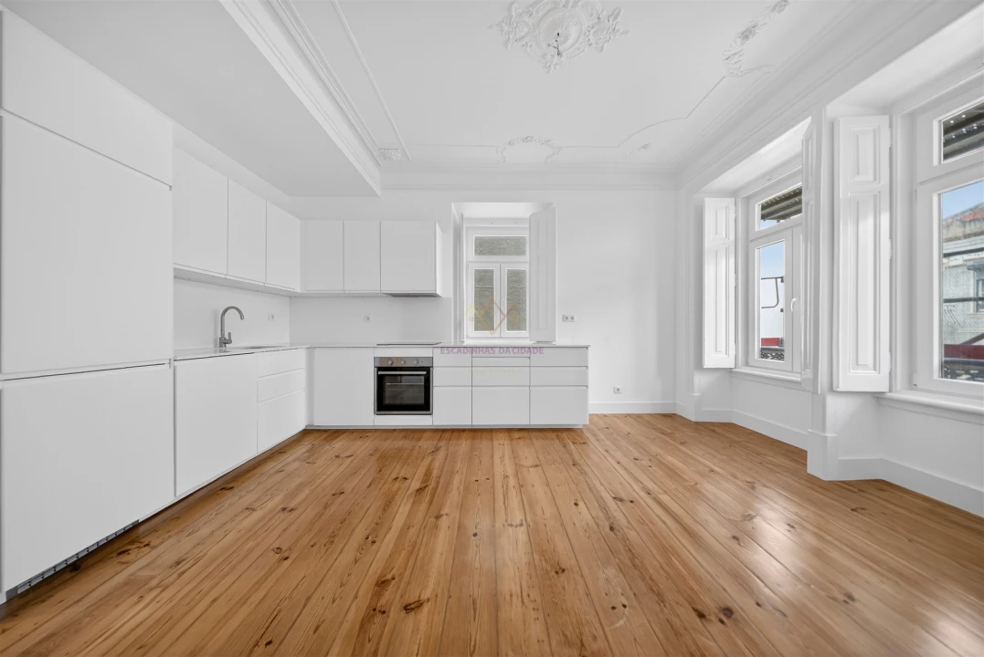 Apartamento T2 para Arrendamento em Santo António Foto 2