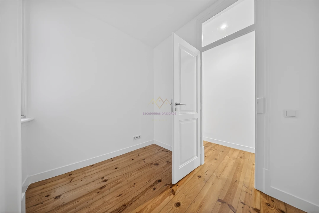 Apartamento T2 para Arrendamento em Santo António Foto 29