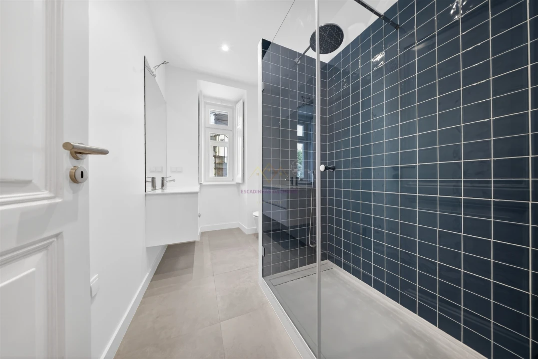 Apartamento T2 para Arrendamento em Santo António Foto 15