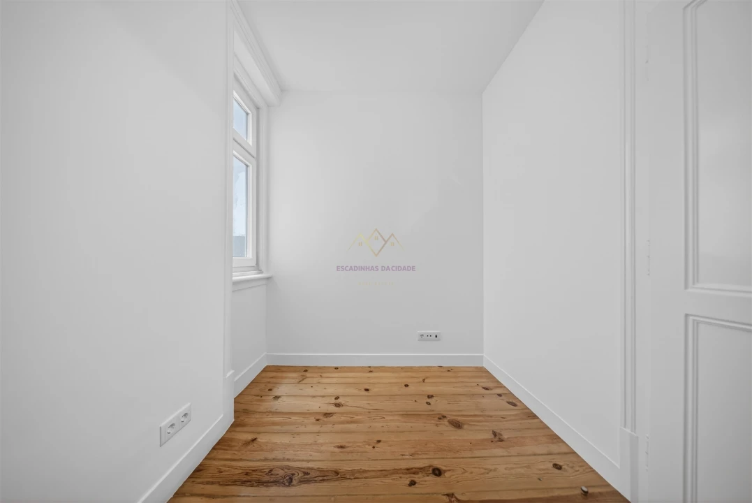 Apartamento T2 para Arrendamento em Santo António Foto 28