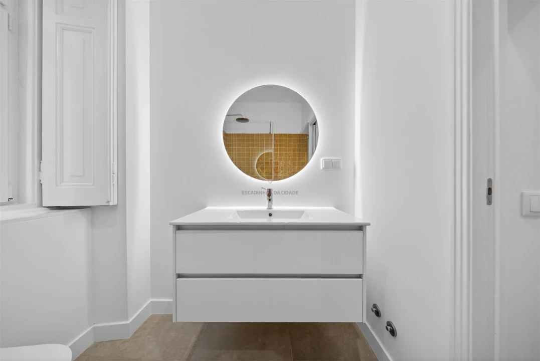 Apartamento T2 para Arrendamento em Santo António Foto 20