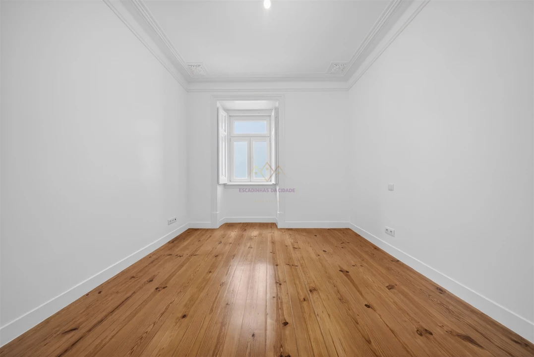 Apartamento T2 para Arrendamento em Santo António Foto 26