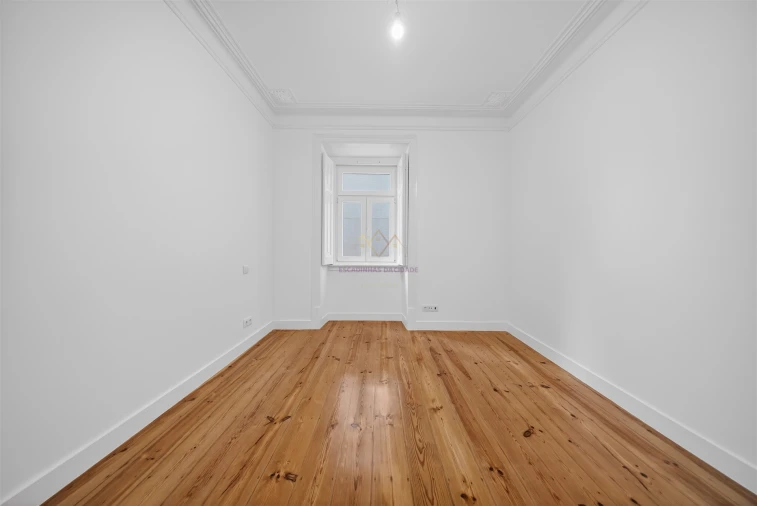 Apartamento T2 para Arrendamento em Santo António Foto 25