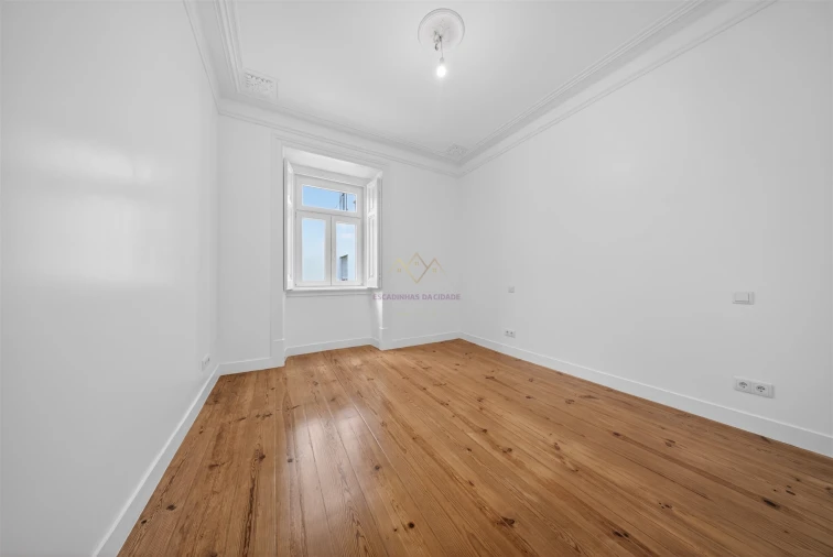 Apartamento T2 para Arrendamento em Santo António Foto 27