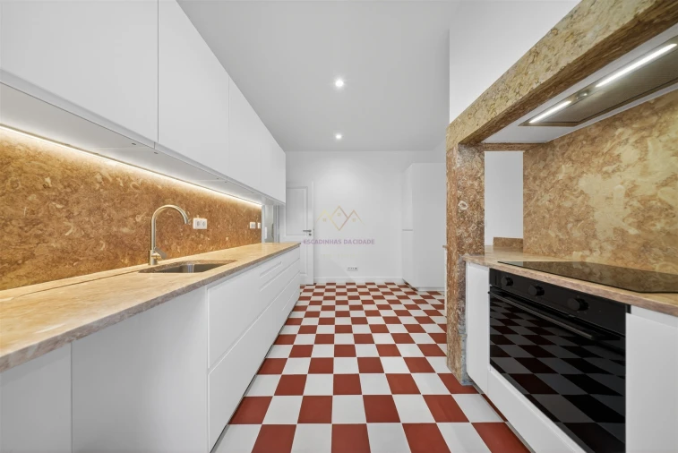 Apartamento T2 para Arrendamento em Santo António Foto 11