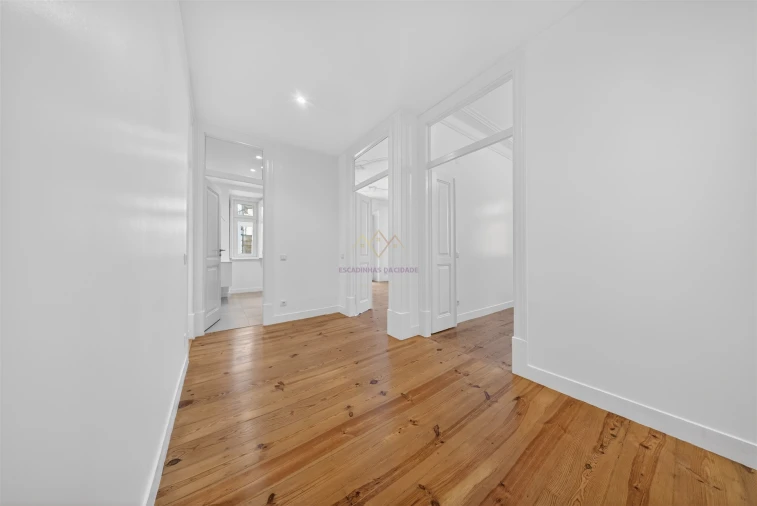 Apartamento T2 para Arrendamento em Santo António Foto 8