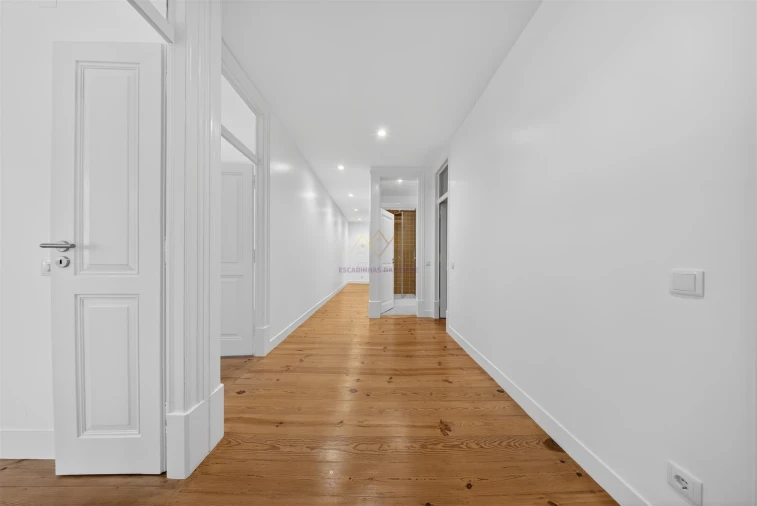 Apartamento T2 para Arrendamento em Santo António Foto 7